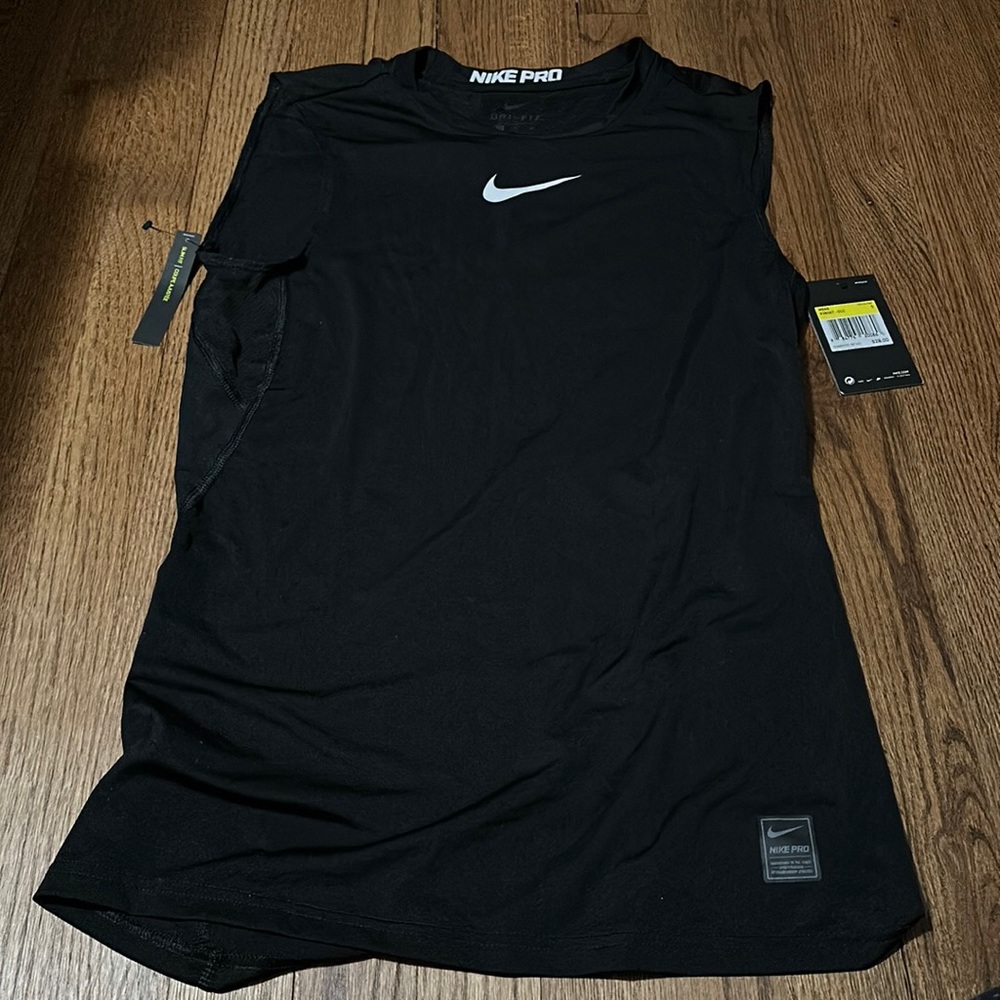 Nike men’s slim fit tank